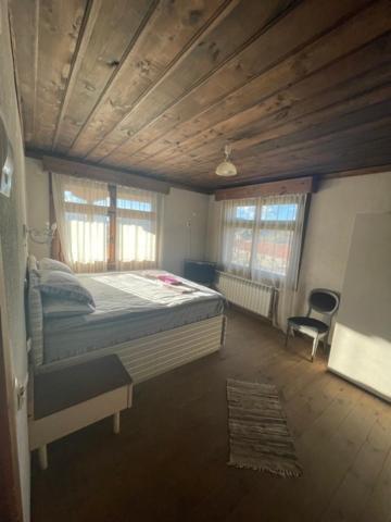 Leshten Guest Homes Экстерьер фото