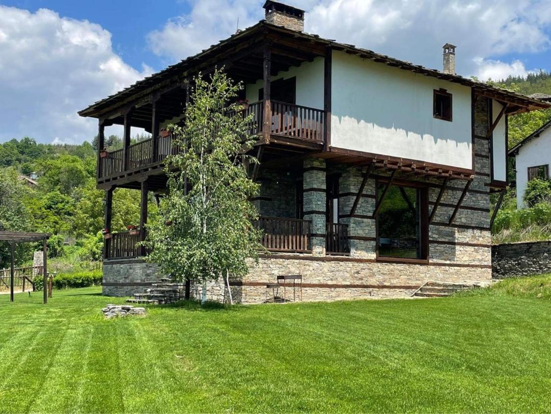 Leshten Guest Homes Экстерьер фото